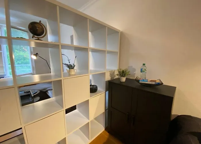 Modern Studio In With Garden Near Sea 아파트 *